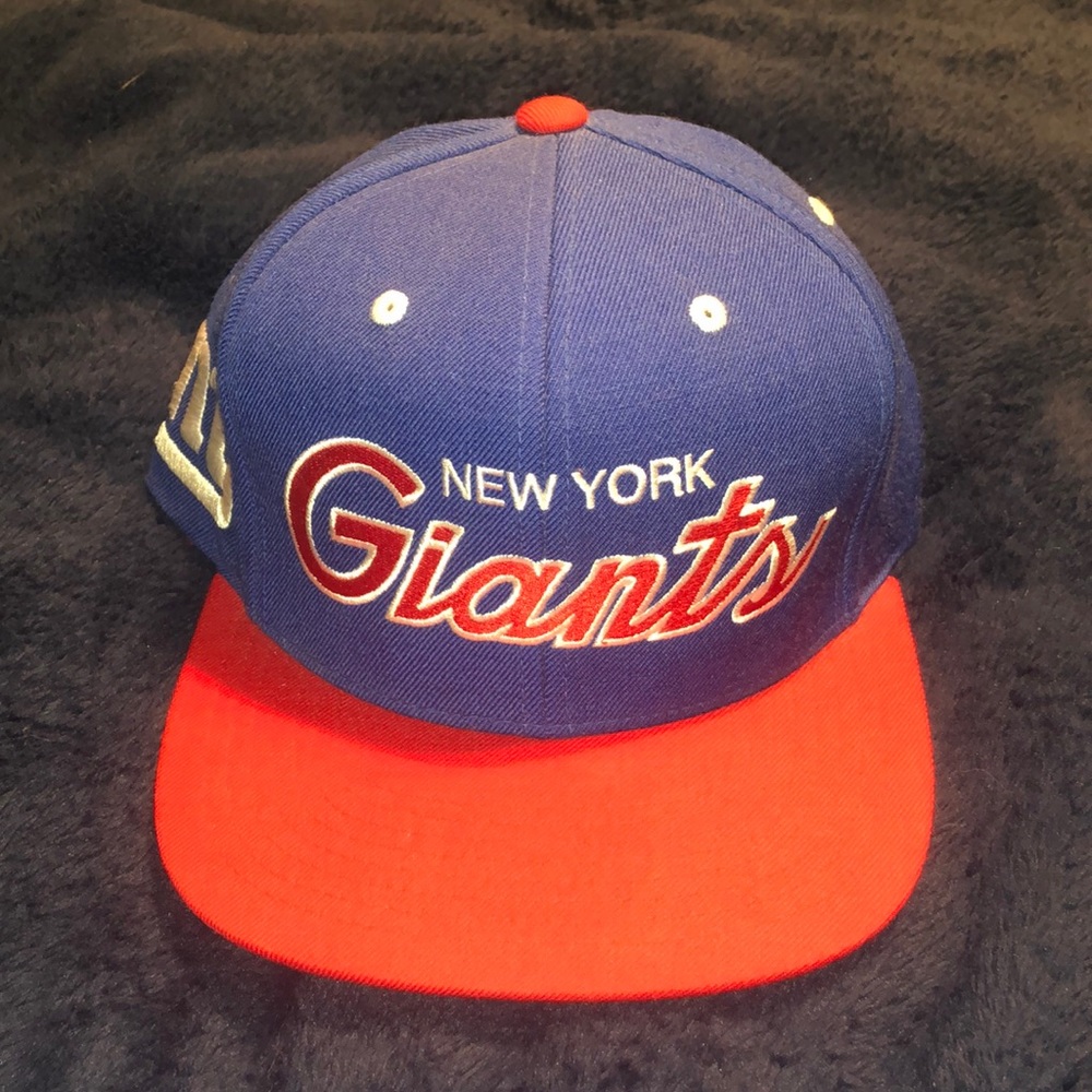 Mitchell & Ness New York Giants Hat.